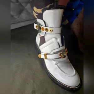 BALENCIAGA Leather Buckle Boots