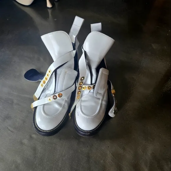 BALENCIAGA Leather Buckle Boots