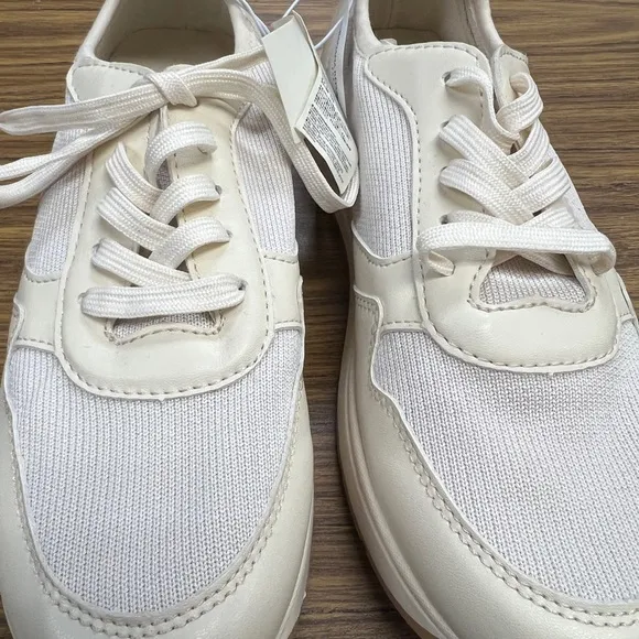 Banana Republic Cream Knit Sustainable Faux Leather Tennis Shoes Sneakers 7.5