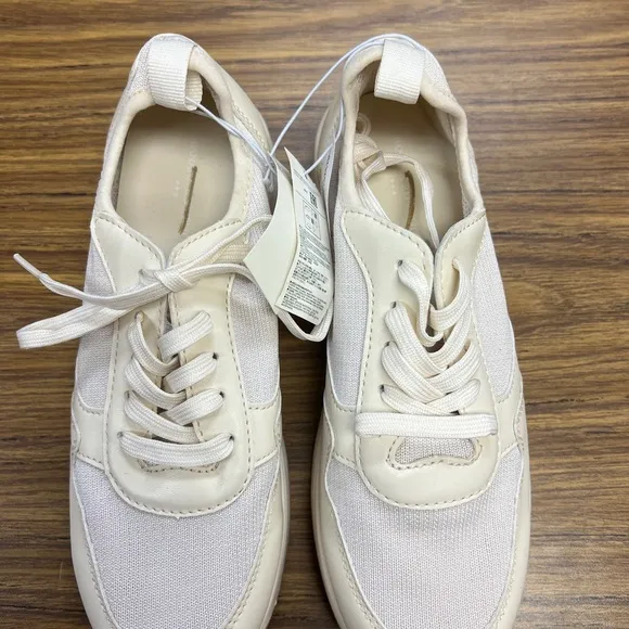Banana Republic Cream Knit Sustainable Faux Leather Tennis Shoes Sneakers 7.5