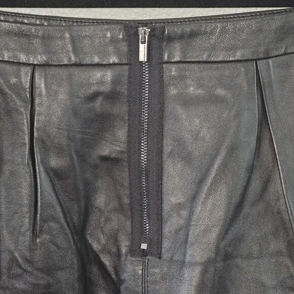 BCBGMaxAzria Women's Leather Skirt Black Lambskin Pleated Mini Size L Mid Rise