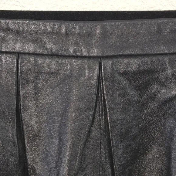 BCBGMaxAzria Women's Leather Skirt Black Lambskin Pleated Mini Size L Mid Rise