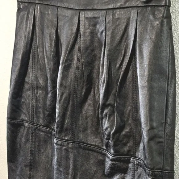 BCBGMaxAzria Women's Leather Skirt Black Lambskin Pleated Mini Size L Mid Rise