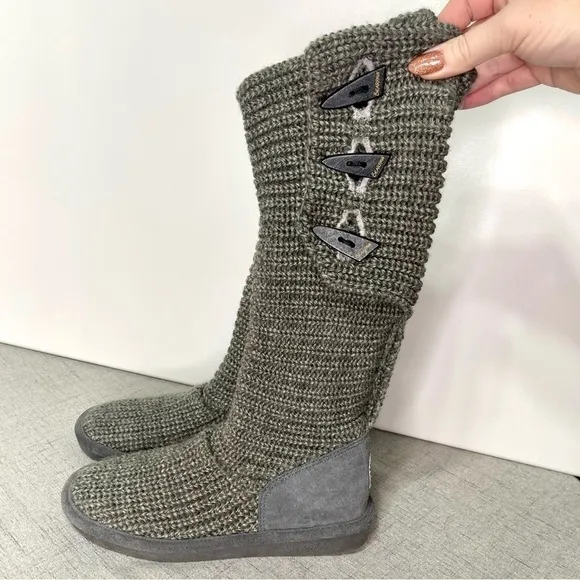 BearPaw Women’s Gray Knitted Tall Sweater Boots 6