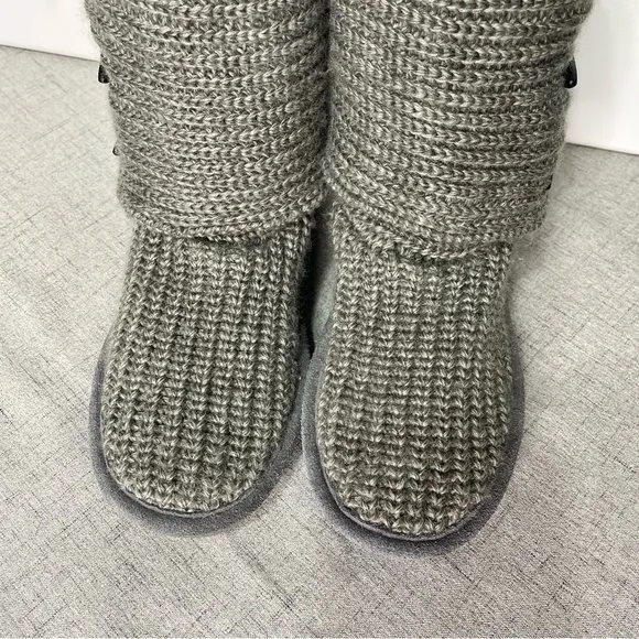 BearPaw Women’s Gray Knitted Tall Sweater Boots 6