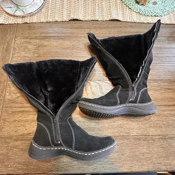 BearTraps Esha Suede Winter Boots Faux Fur Trim Button Accent Black Boots 8.5