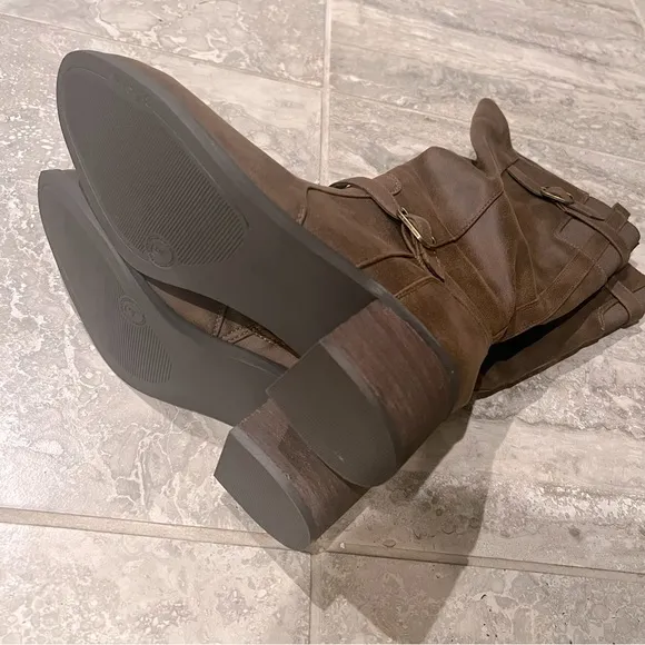 Bella Vita Baina Block Heel Tall Boots in Brown, Size 11 New in Box