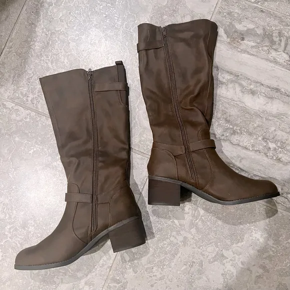 Bella Vita Baina Block Heel Tall Boots in Brown, Size 11 New in Box