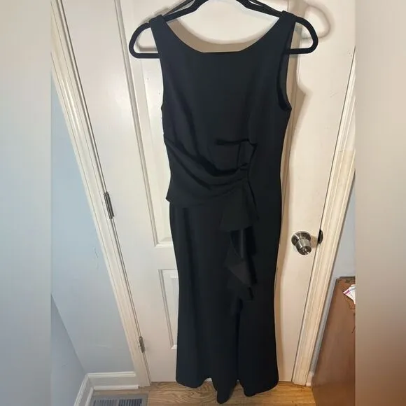 Betsy &amp; Adam &quot;CHRISTINE&quot; SCUBA CREPE RUFFLED BOW GOWN in black size 8 NWOT