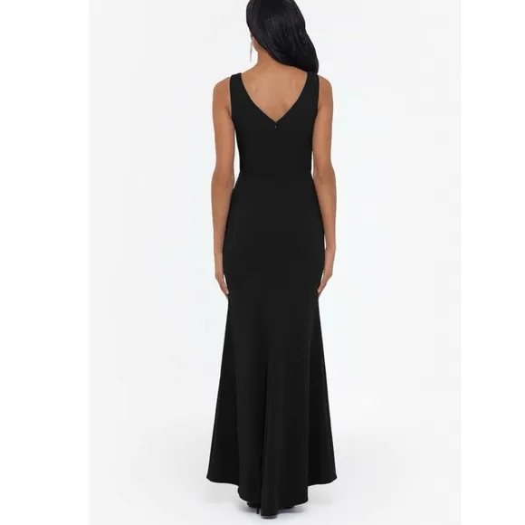 Betsy &amp; Adam Scuba Crepe Boat Neck Cascading Ruffle Gown Size 8 black NWT