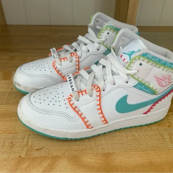 Big Kids 3.5 Nike Kids' Air Jordan Multicolor Knit Sneakers tennis shoes