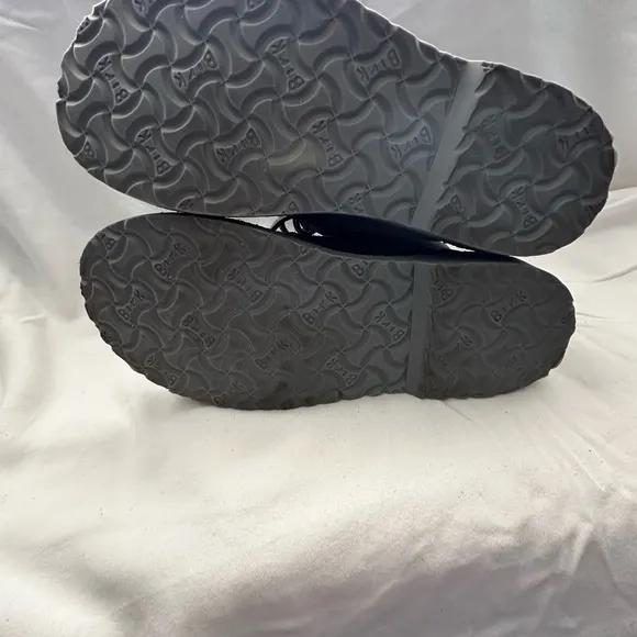 Birkenstock Women’s BAKKI in Graphite Gray; Size EU 38 Regular Width (US 7-7.5)