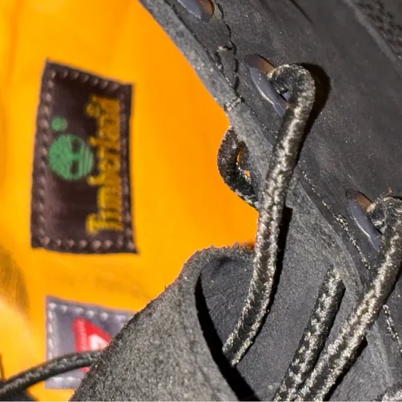 Black timberland boots (women’s)