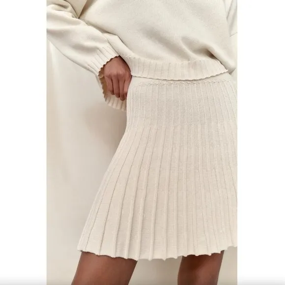 BLOGGER'S FAVE! Zara Pleated Rustic Knit Mini Skirt Ecru White NWT