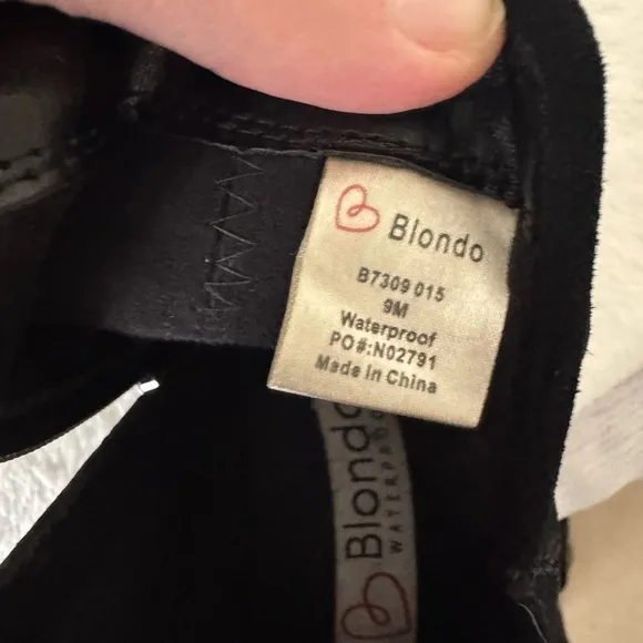 Blondo SAMARA black suede waterproof ankle boots size 9