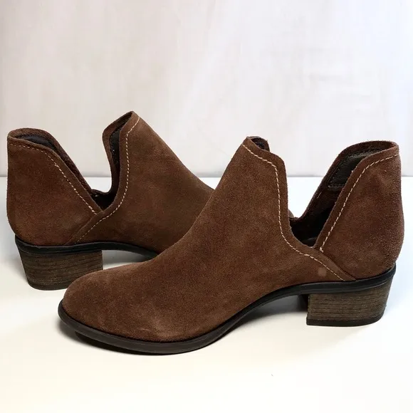Blondo Victoria Suede Cutout Ankle Bootie 7.5