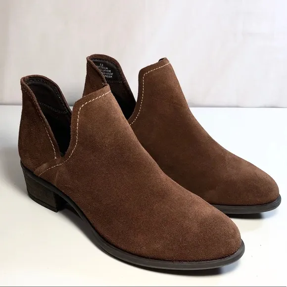 Blondo Victoria Suede Cutout Ankle Bootie 7.5