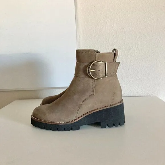 Blondo Women's Dahlia Waterproof Boots Sand Suede size 6 NWOT