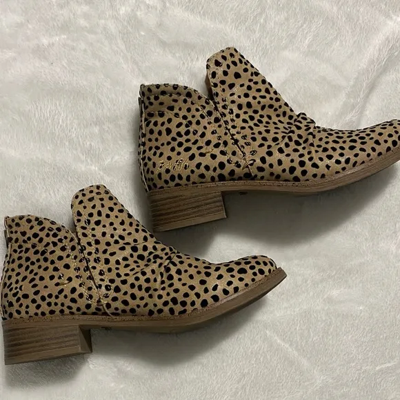 Blowfish Vegan Ankle Boots Size 6.5 Leopard Print