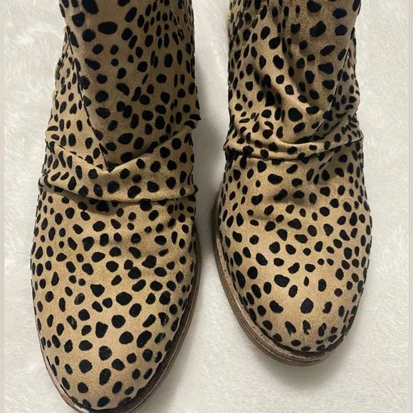 Blowfish Vegan Ankle Boots Size 6.5 Leopard Print