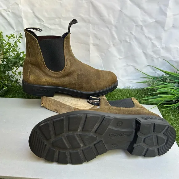 Blundstone 1615MEN'S ORIGINALSSUEDE BOOTS - DARK OLIVE Sz US 10.5 gently used