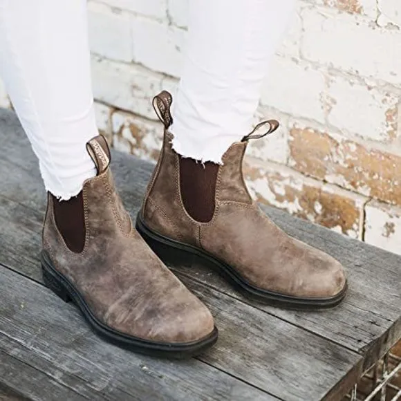 BLUNDSTONE UNISEX DRESS SERIES 1306 CHELSEA BOOTS FOR MEN AND WOMEN, WIDE C
