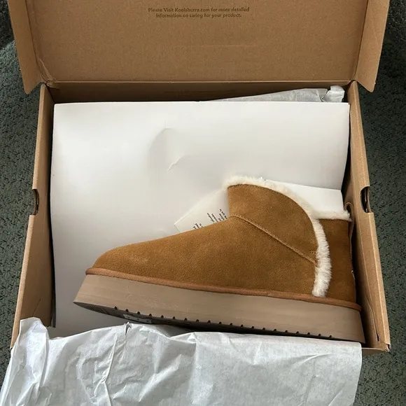 ✨BNWT - Koolaburra by UGG Suede Platform Ultra Mini Boots - Chestnut - size 12M✨