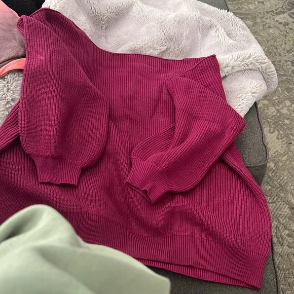 Boat Neck Sweater Women's Magenta Off-Shoulder Sweater