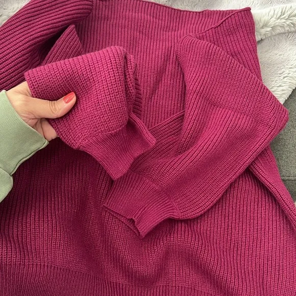 Boat Neck Sweater Women's Magenta Off-Shoulder Sweater