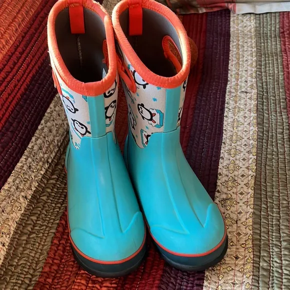 BOGS Classic Penguins Winter Boot - Kids Penguin youth