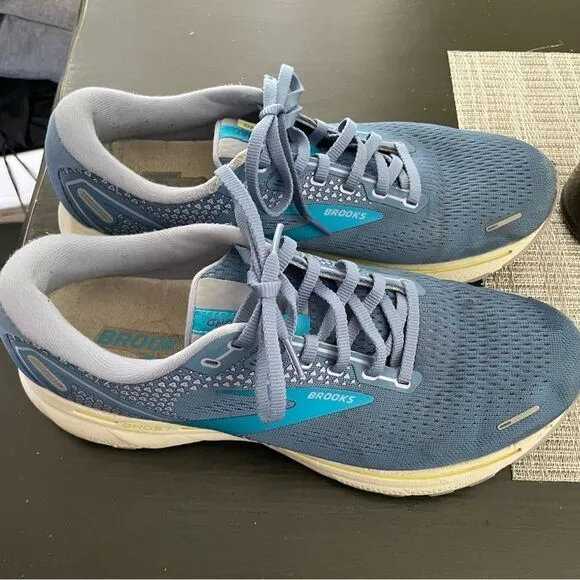Books blue Ghost 14 running low top laced tennis shoes men’s 11 B dna loft sport