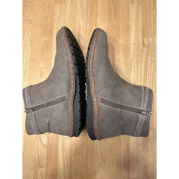 Born b.o.c. Addi Bootie size 7.5 Dark Taupe Ankle Zipper Comfort
