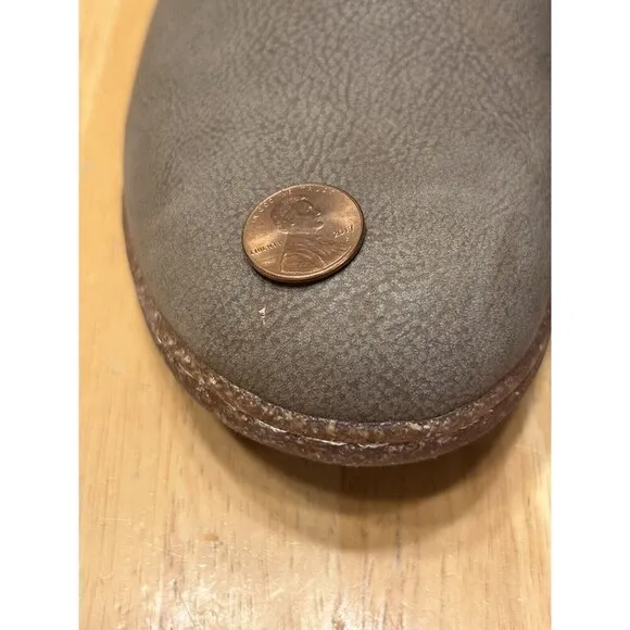 Born b.o.c. Addi Bootie size 7.5 Dark Taupe Ankle Zipper Comfort