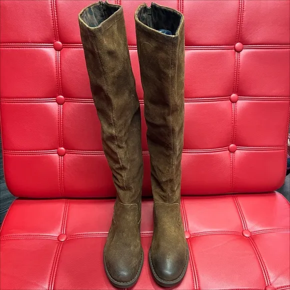 Born Brown Suede Leather Round Toe Low Heel Full Back Zip Boots Sz6 or 8.5 NWOB