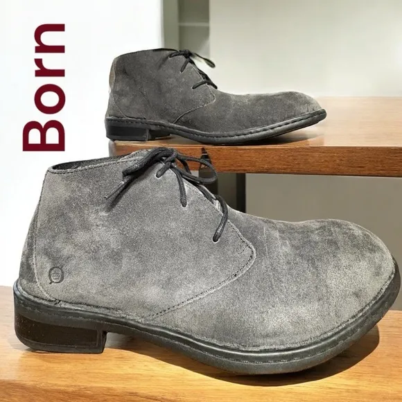 Born-Men’s size 11.5 “Seth” suede lace up boots in gray. Excellent preowned!
