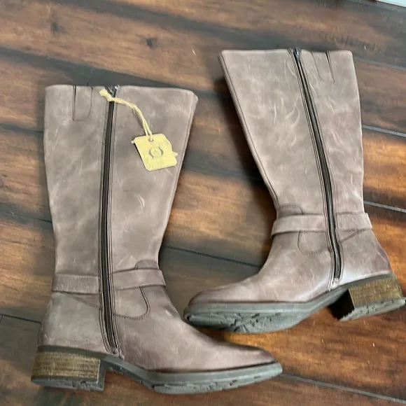 Born Saddler Tall Riding Boots Women's 10 M Taupe Distressed New Preppy …