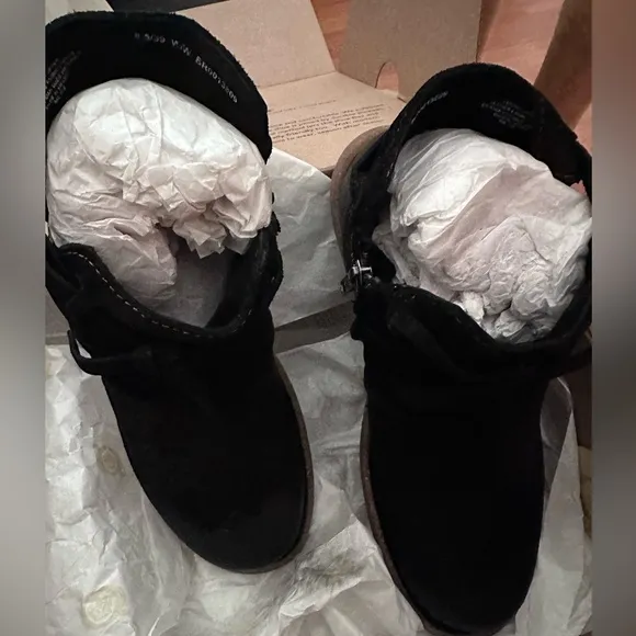 Born Tarkiln Black Distressed Ankle Boots