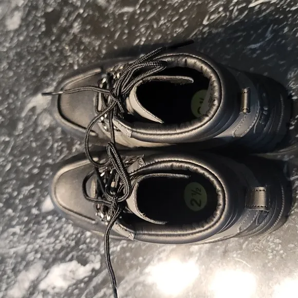 BRAND NEW FILA WEATHERED HIKING SHOE (LITTLE KID/BIG KID)
