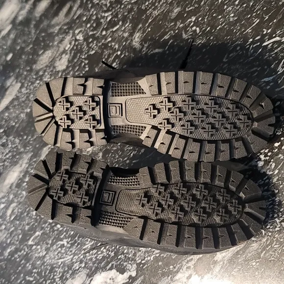 BRAND NEW FILA WEATHERED HIKING SHOE (LITTLE KID/BIG KID)