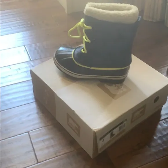 Brand New in Box Sorel Waterproof Boots
