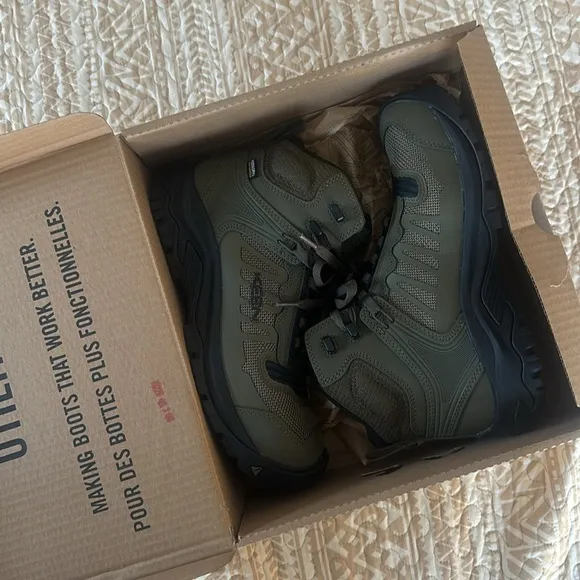 BRAND NEW Keen Reno Mid Rise Waterproof Carbon Toe Green Lace Up Work Boots