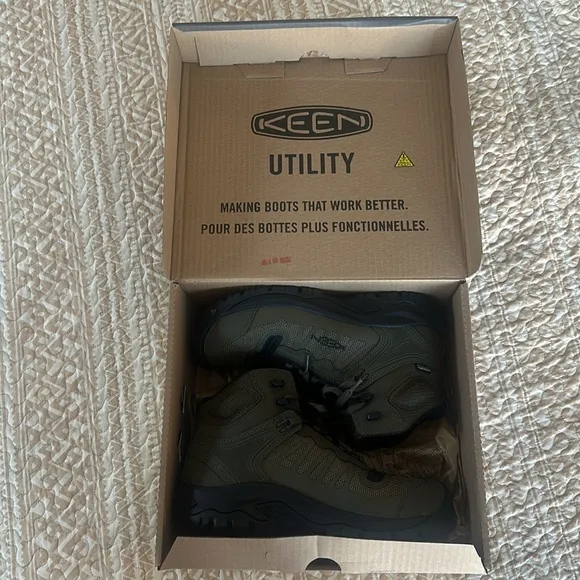 BRAND NEW Keen Reno Mid Rise Waterproof Carbon Toe Green Lace Up Work Boots