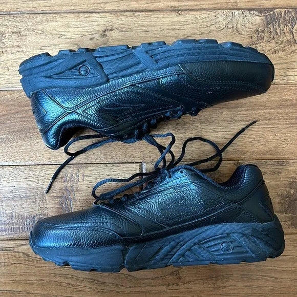Brooks Addiction Walker Athletic Shoes Black Leather Slip Resistant Men Size 10