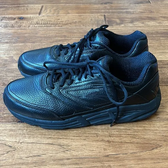 Brooks Addiction Walker Athletic Shoes Black Leather Slip Resistant Men Size 10