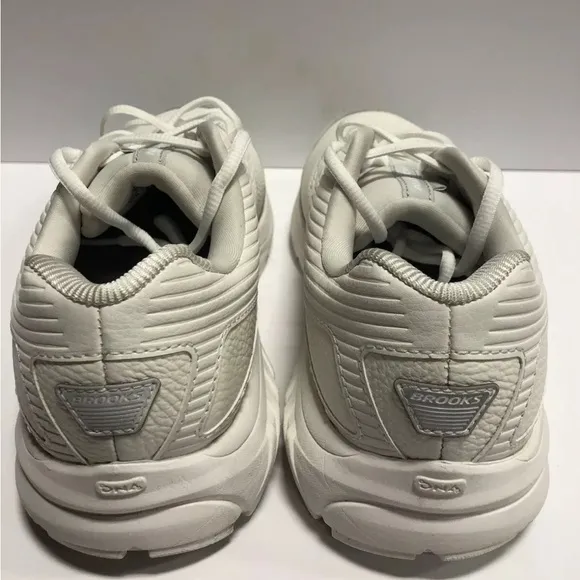 Brooks Women’s Addiction Walker 2, White Walking Shoes, Size 8 Extra Wide