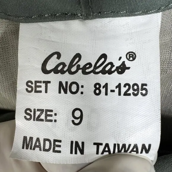 Cabelas Mens 9 Dry-Plus Chest Waders Adjustable Straps Attached Boots Waterproof