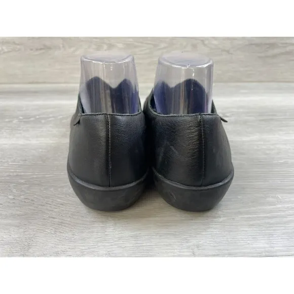 Camper Twins Apple Women's US 10 Black Leather Slip-On Round Toe Ballet Flat