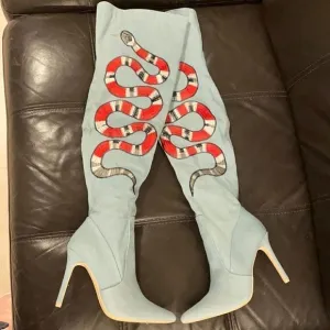 CAPE ROBBIN OVER KNEE BOOTS.  NEW