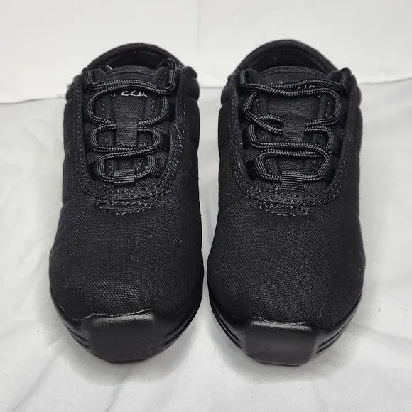 Capezio DS03 Black Lace-Up Canvas Dansneaker Dance Sneaker | Adult Size 3.5