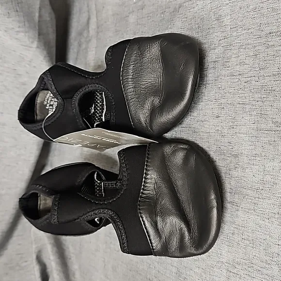 Capezio Pedini Femme Dance Shoes, Black, Size 6M Lot #700